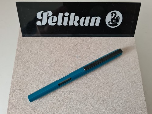 Pelikan pelikano modell a - pelikan, "a"