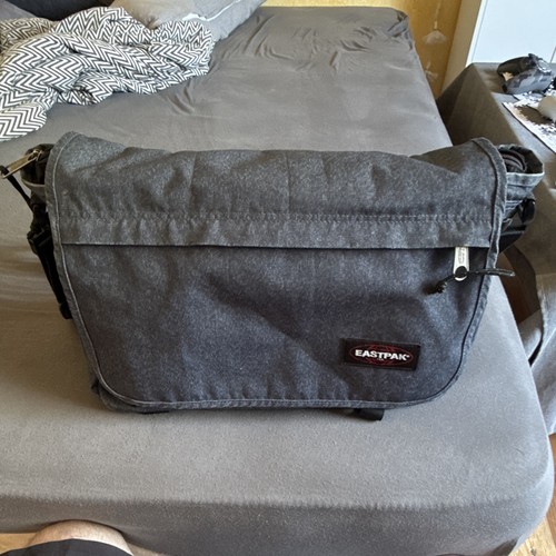 Eastpak messenger - eastpak,
