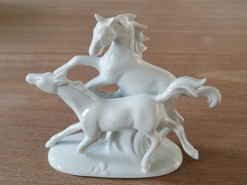 Weiße porzellanfigur - weiße,