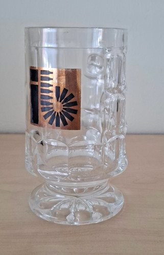 Vintage bierglas mit fuß der - vintage-bierglas,