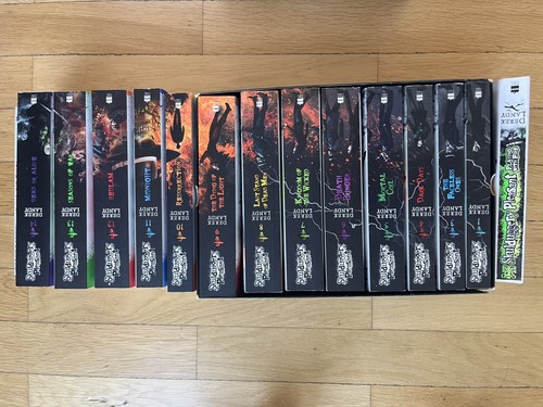 Skulduggery pleasant derek - skulduggery,