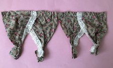 Zwei alte Vorhänge / Gardine