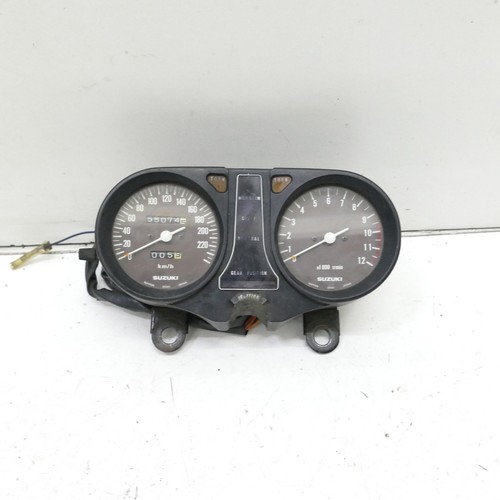 Suzuki 550 82 cockpit - gs,
