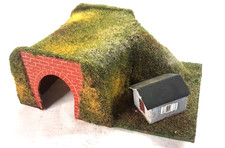 ?Tunnel mit Haus 109/1412  TT  Modellbau Hänisch Zwickau 60er Jahre HOLZ MASSE