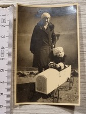 altes orig. Foto 1927 Kind mit Tretauto (5)