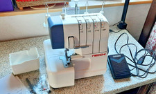 Necchi NL11C 4 Faden Overlock Nähmaschine Differentialtransport ** Restgarantie*