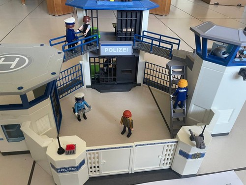 Polizeistation mit gefängnis - polizeistation,