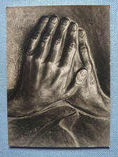Ansichtskarte Postkarte AK Ernst Barlach Ruhende Hände d. Sitzenden Alten Bronze