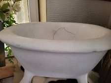 Dekorative Badewanne aus Gips