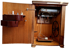 massive Altenburg-Nähmaschine