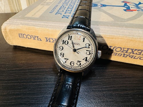 Raketa red mechanical 19 - red,