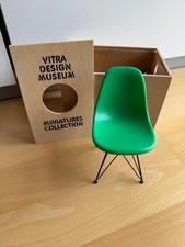 VITRA Charles & Roy Eames DSR Miniatur Stuhl Grün - OVP - 2113