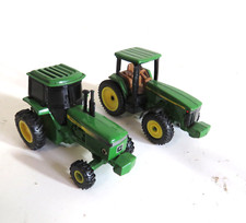 2 Traktoren John Deere 8300