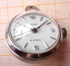 Ältere kleine Umhängeuhr