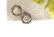 Goldfarbene exquisite