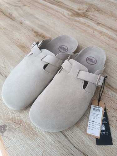 Beige wildleder pantoletten - beige,
