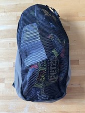 Petzl Kinder Klettergurt Neuwertig d.h. älter aber noch nie benutzt.