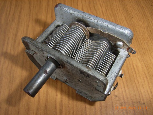 Drehkondensator 550 pf - ca.,
