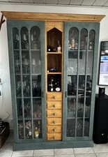 Schrank im Landhausstil aus