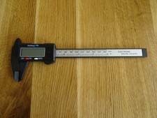Elektronischer Digitaler Messschieber Kohlefaser Zifferblatt 150mm