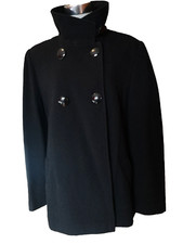 Schwarze kurze Wolljacke