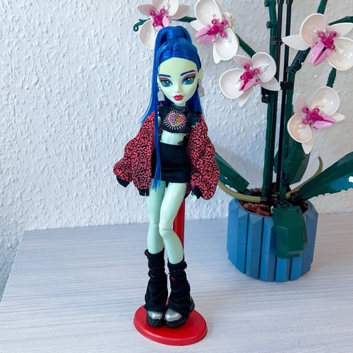 Monster high ghoulia - high, yelps