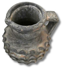 Dekorativer Krug, Höhe 15 cm, 776 g, reliefartige Struktur