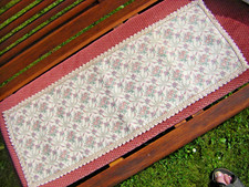 Brokatdeckchen / Mitteldecke