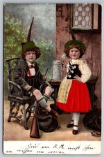 Ansichtskarte Kleinkinder in Tracht Maßkrug Dirndl Lederhose gelaufen 1906
