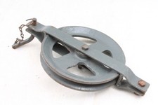 alte große Umlenkrolle massiv old vintage Rolle Flaschenzug