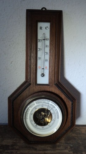 Antikes barometer aus holz - aus,
