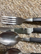 Metallbesteckset mit