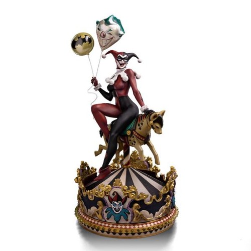 Comics art scale statue - comics,