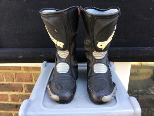 Schwarze damen motorradstiefel - schwarze, damen-motorradstiefel