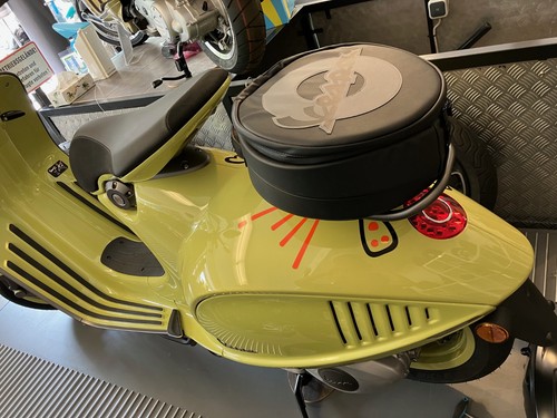 Vespa 946 bunny bellissima - vespa, red
