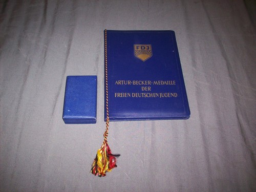 Jung pionier abzeichen etui - abzeichen,