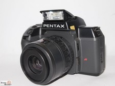 SET: Pentax SF7 SLR Kamera