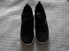 Sketchers Sneaker Schwarz