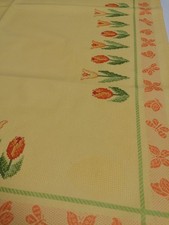 Tischdecke handgestickt