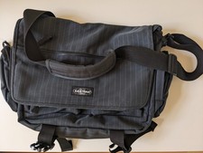 EASTPAK Schultertasche/Laptoptasche; Dunkelblau, weiße Nadelstreifen