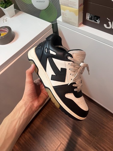 Off white out office - white,
