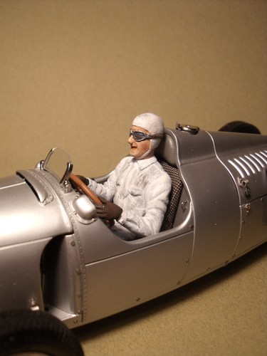 Figur rosemeyer auto - 1/18,