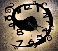 Handgemachte Wanduhr aus Schallplatte mit LED Beleuchtung | leises Uhrwerk