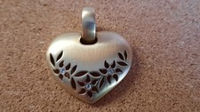 Pierre Lang hübscher Herz-Anhänger GO matt floral gemustert mit 3 Steinchen