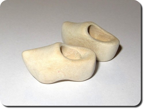 Miniatur holzschuhe clocks - clocks,