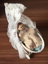 Puppenstube Stubenwagen mit