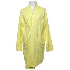 Miss L-Fire, Strickjacke