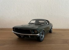 Modellauto (1:18) Ford Mustang GT Fastback 1968 „Bullit“ von der Marke Autoart
