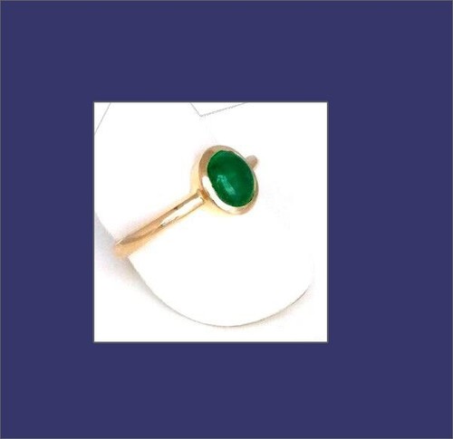 Tiefgrüner smaragd cabochon - tiefgrüner,