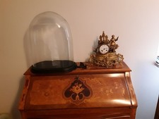 Antike Barock Messing Uhr Kaminuhr, Glaskuppel Sockel etwas reparaturbedürftig 